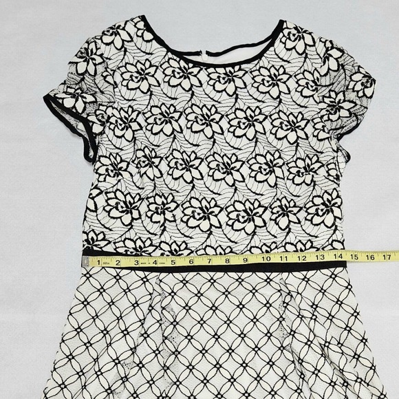 Adrianna‎ Papell A-line Dress Sz 6 Floral Lace Overlay Ivory Black Short Sleeve - Picture 6 of 13
